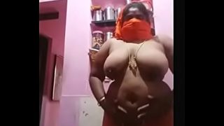 मल्लू भाभी की बड़े बड़े बूब्स म्मस
