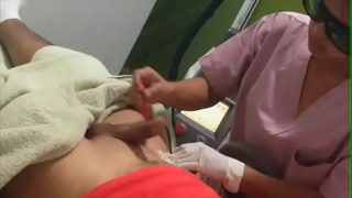 नर्स ने मरीज के लंड के सॉफ की