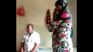 मुस्लिम लड़की ने अंकल का लंड लिया पैसे के लए