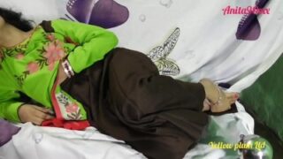 देसी गर्ल की पडोसी बॉय के साथ हिंदी चुदाई ब्लू फिल्म