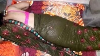 सेक्सी वाइफ ने पति के दोस्त से बर चुदाई का मज़ा लिया