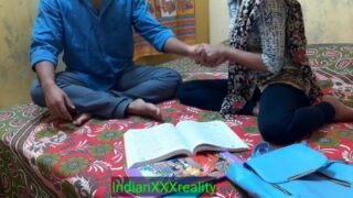 विलेज की लड़की से फुददी चुदाई का इंडियन सेक्स वीडियो