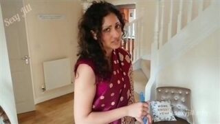 चुदसी महिला की गीली बर छोड़ने की हिन्दी ब्लू फिल्म