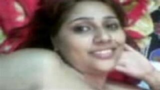 नॉइदा आंटी और सोसाइटी गुआर्द का छोड़ा छोड़ी सेक्स वीडियो