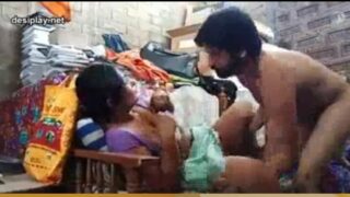 बॉय ने अपनी पड़ोसन को छोड़ कर तमिल ब्लू फिल्म बनाई