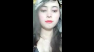सेक्सी देसी ब्यूटिफुल माल के बड़े बूब्स ओर चिकनी छूट की सेल्फिे वीडियो