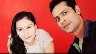पंजाबी पूजा भाभी लवर के लंड को चुस्के चूड़ी