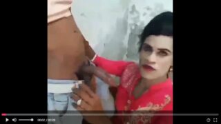 गाँव की रंडी को खुल्ले मई लंड छुसाके गांद को छोड़ा