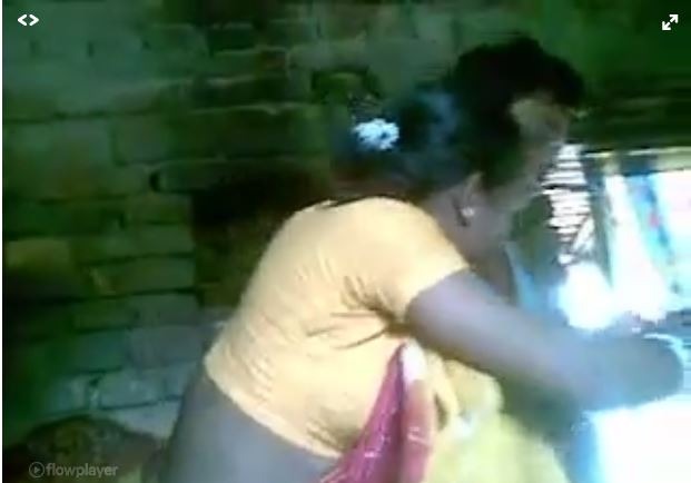 देसी विलेज रणदिस गेटिंग फिल्मेड बी थेइर कस्टमर्स इन ब्रॉथेल