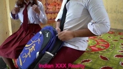 डीपीएस स्कूल की १९ साल चोरी की हार्डके चूत चुदाई